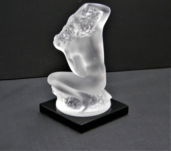 H713 Lalique Frosted Glass Nude Lady in Bubbles Figurine