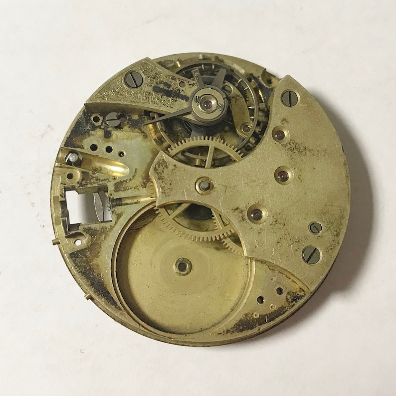 e972 Vintage Mechanical Wrist Watch Movement for Parts Repair image 2