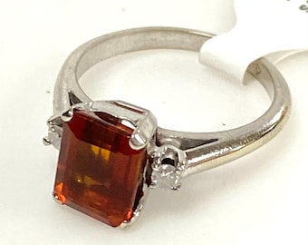 v637 Anillo vintage de oro blanco de 14 k con corte esmeralda naranja y piedra preciosa blanca, talla 6,25