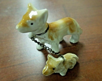 r103 Vintage Porcelain Mother Dog with Puppy Chain Leashes Figurine, Made in Japan
