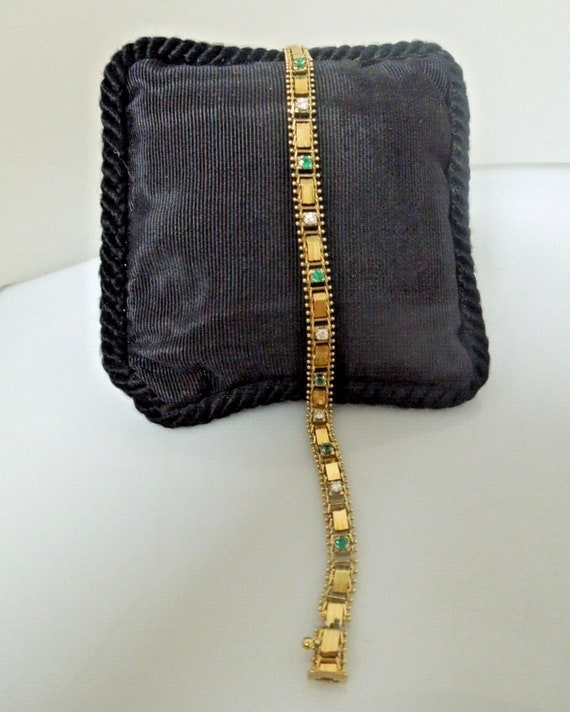 t087 14kt Yellow Gold Emerald Diamond Bracelet 7",