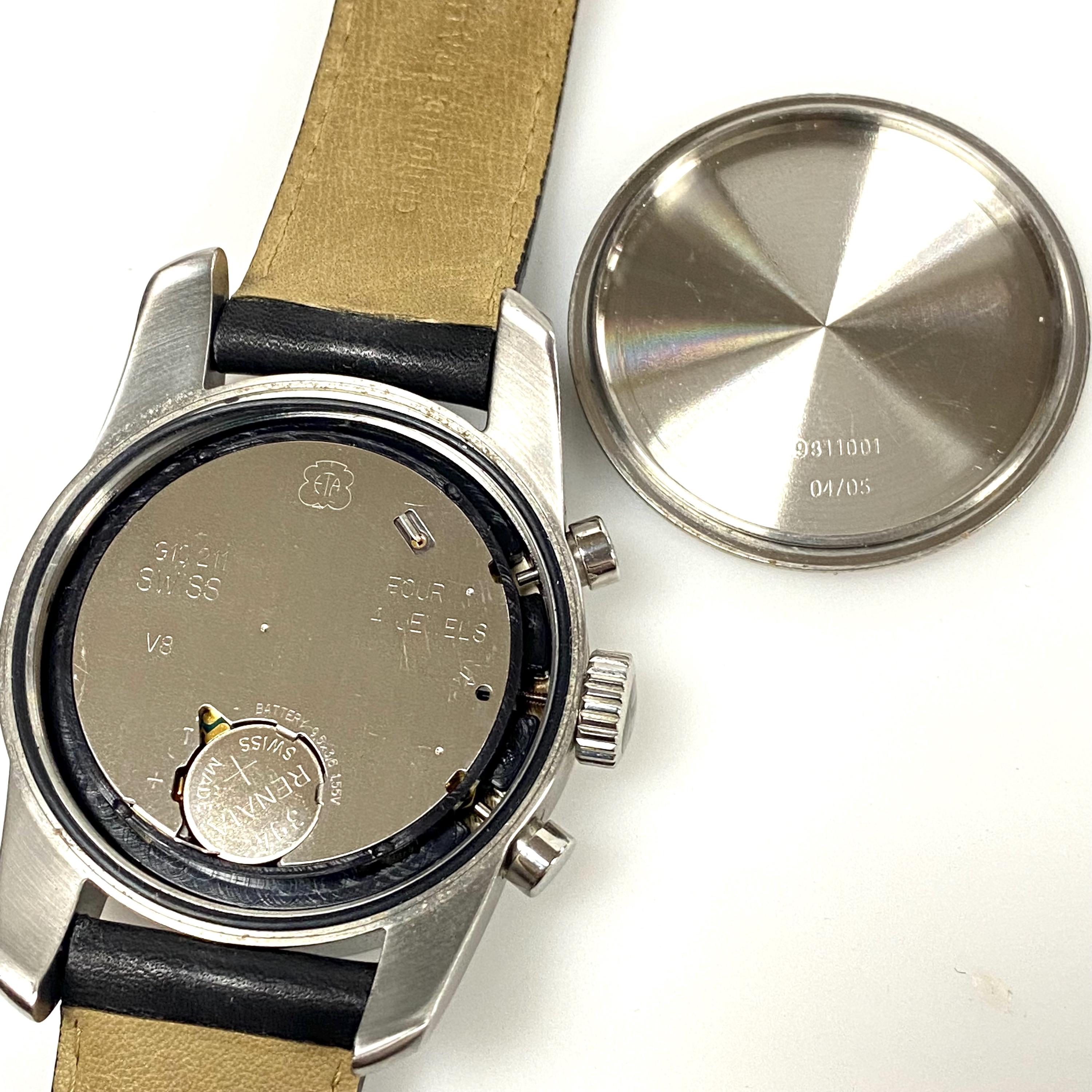 V013 Burberry Swiss Made BU7305 100M WR Quartz Men's Wrist Watch W