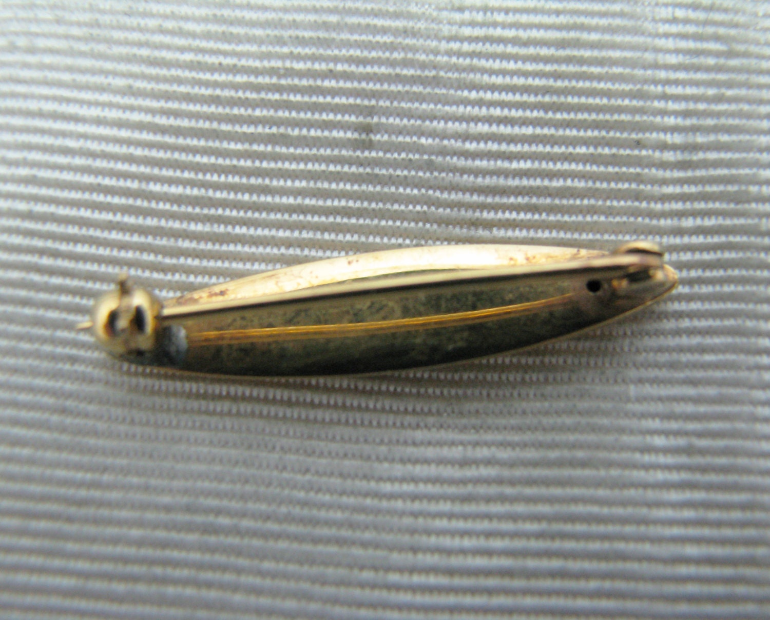* vintage brooch ୨୧ *✵ ヴィンテージ ブローチ (f) A566 Beautiful Vintage 10k Yellow Gold Embossed Flower