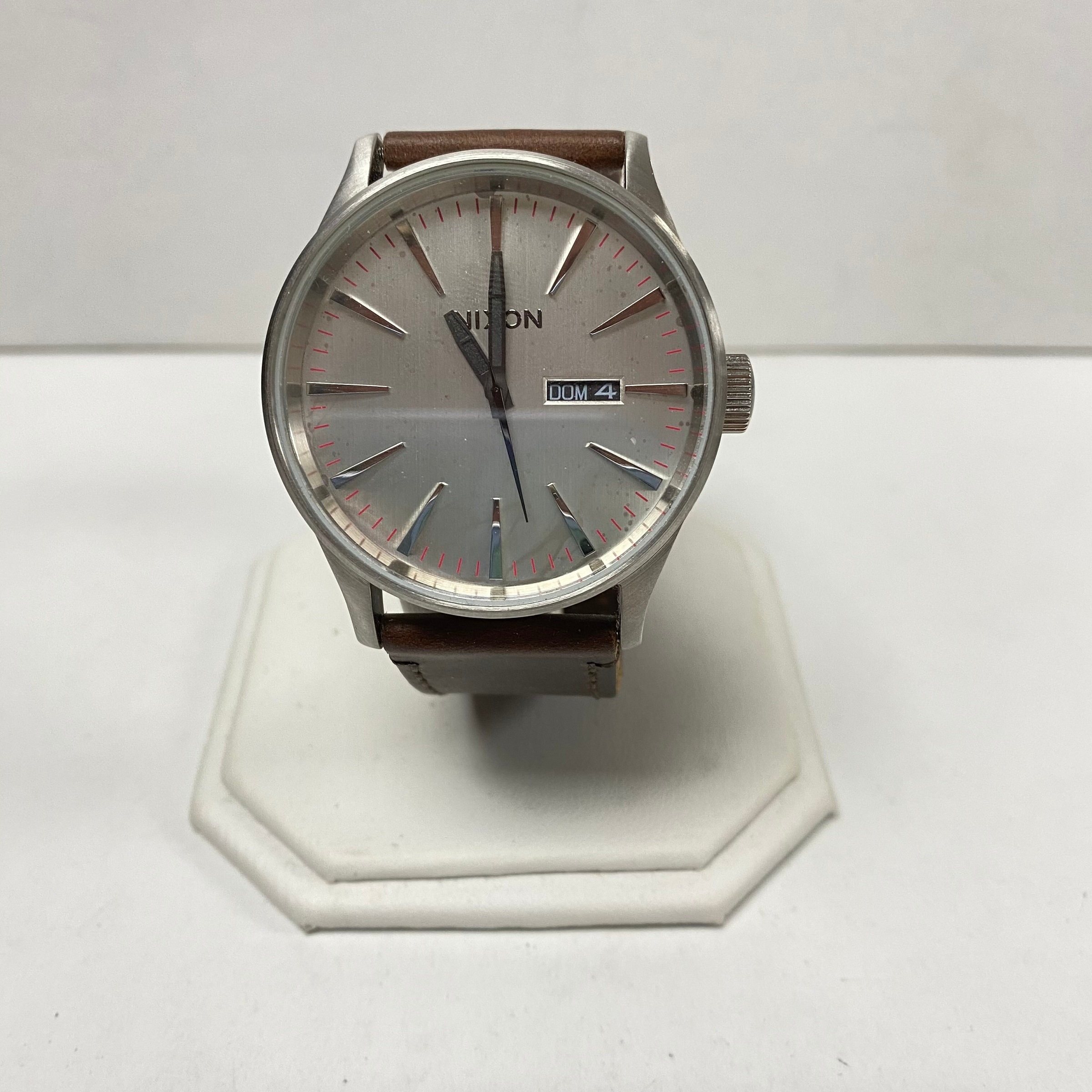 Nixon clearance trader watch
