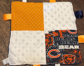 Peluche de bebé Chicago Bears con textura arrugada: juguete de algodón minky hecho a mano.