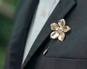 Gold Flower Boutonniere Romantic Garden Outdoor Wedding Day Flower Buttonhole Minimalist Groom Wedding Lapel Pin Groomsmen Buttonhole Gift