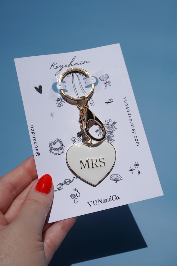 Mrs Keychain Bride Key Chain Best Friend Engagement Gift for Her Friend Newly Engaged Gift Bride to Be Gift Idea Just Engaged Gift Key Ring