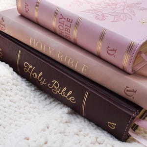 Personalized Pink Bible Christian Gift for Her Boho Flower KJV Bible with Name for Women Faux Leather Bible Custom English Holy Bible Gift