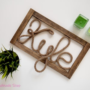 Letrero personalizado de madera teñida y cuerda con nombre, enmarcado para habitación infantil o infantil como decoración estilo granja, para habitación de niño o niña.