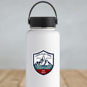 Autocollant John Muir Trail 2025, 3-4 ou 5 pouces, souvenir JMT pour bouteille d'eau, ordinateur portable, bas de Noël, vinyle, autocollant de randonnée de haute qualité