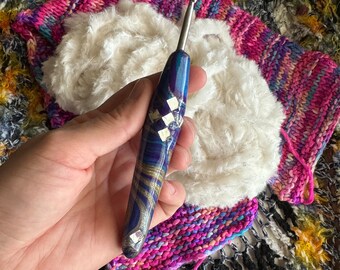 Ready to ship** Handmade Crochet Hook - Tapered Hook G/6 4mm crochet hook, custom ergonomic grip, novelty collectors item, knitting tools,