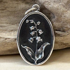 Sterling Silver Lily Of The Valley Charm, May Birth Flower Charm, Birth Flower Charms, Flower Charm, Flower Pendant immagine 1