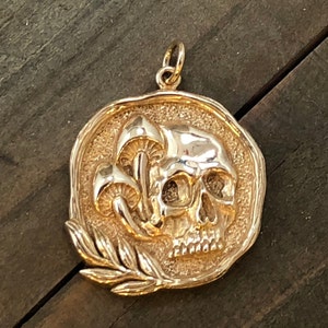 Natural Bronze Skull Pendant with Mushrooms, Natural Bronze Skull Charm, Natural Bronze Mushroom Charm, Natural Bronze Gothic Charm