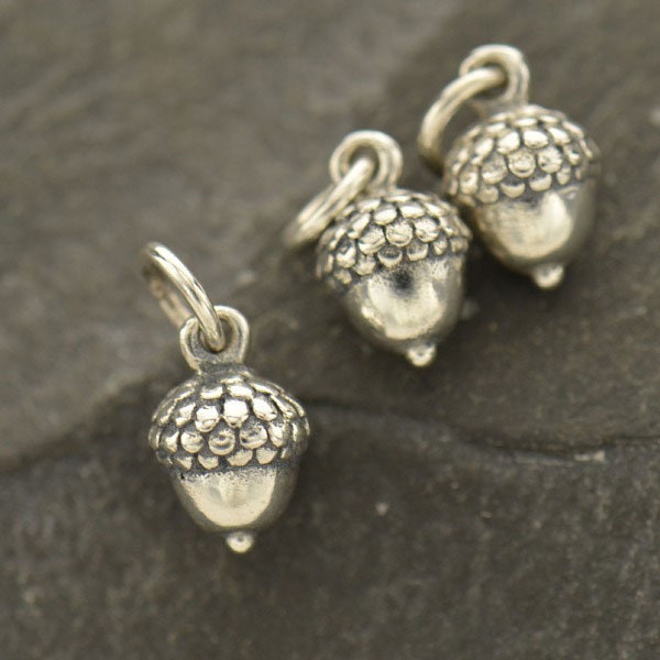 Acorn Charm, Acorn Pendant, Tiny Acorn Charm, Nature Charm, Natural Charm, Nature Pendant, Sterling Silver Charm, TINY, PS01106