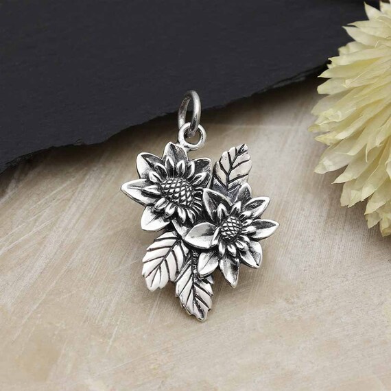 Dahlia pendant discount