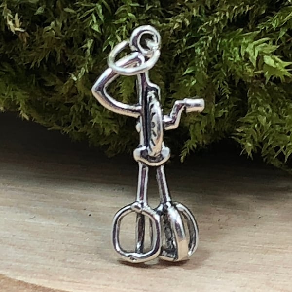 Egg Beater Charm, Kitchen Charm, Hostess Gift, Baker Gift, Gifts for Cooks, Silverware Charm, Charms, Sterling Silver Charms