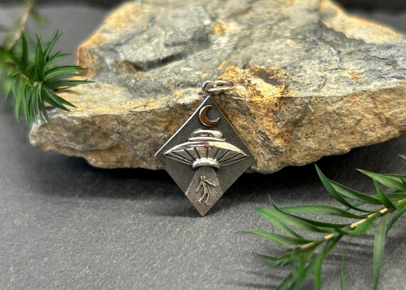 925 Sterling Silver UFO Charm - Flying Saucer Spaceship Alien Pendant
