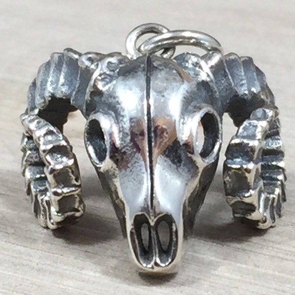 Big Horn Sheep Skull Pendant, Ram Skull Pendant, Western Steer Charm, Cowboy Charm, Western Charm, Sterling Silver Charm, PS01268