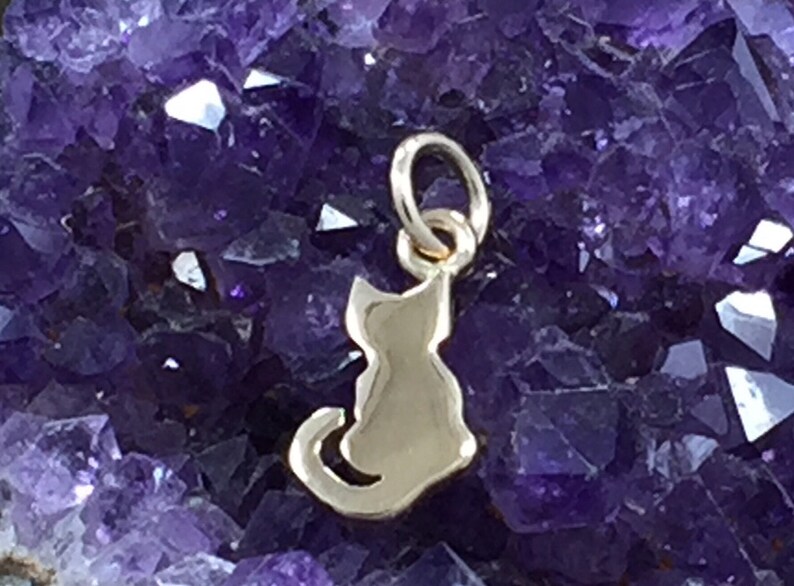 PB0160 Natural Bronze Kitty Charm Animal Charm Silhouette Cat Charm Tiny Silhouette Kitty Charm Cat Charm Animal Lover Charm