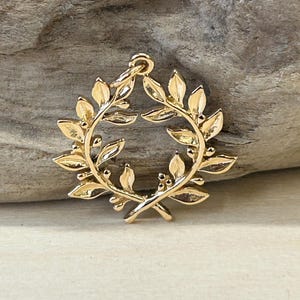 Natural Bronze Laurel Wreath Pendant, Laurel Wreath Charm, Flower Charm, Bronze Charm, Wreath Pendant