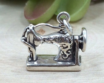 Sewing Machine Charm, Antique Sewing Machine Charm, Sterling Silver Charm, Sterling Silver Pendant, PS0665