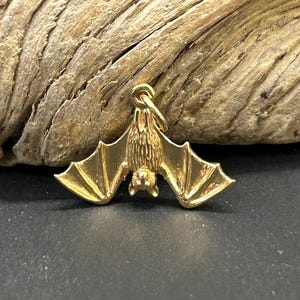 Bronze Realistic Bat Charm, Bat Charm, Hanging Bat Charm, Vampire Charm, Halloween Charm, Natural Bronze Charm