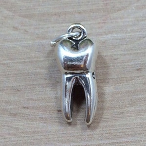 Tooth Charm, Molar Charm, Dentist Charm, Dental Charm, Teeth Charm, Sterling Silver Charm, Sterling Silver Pendant, PS0644