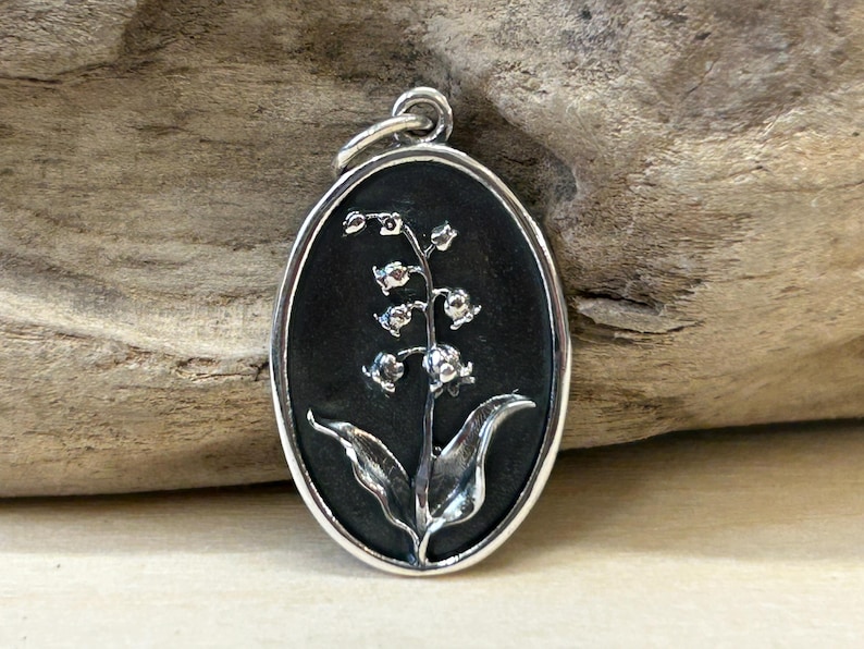 Sterling Silver Lily Of The Valley Charm, May Birth Flower Charm, Birth Flower Charms, Flower Charm, Flower Pendant immagine 2