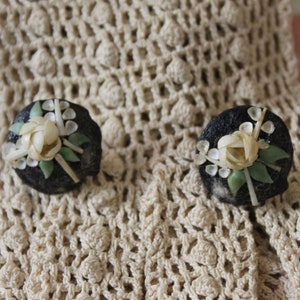 Vintage 1930&#39;s 40s Sea Shell and Celluloid Black Cream Earrings Screwback rosebud