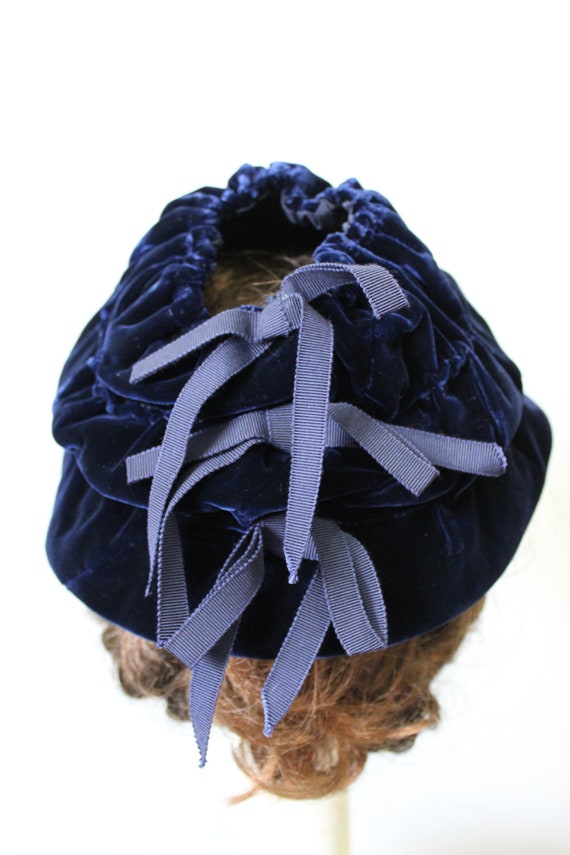 Vintage 1940s Stewards deep Blue Velvet Hat with … - image 3