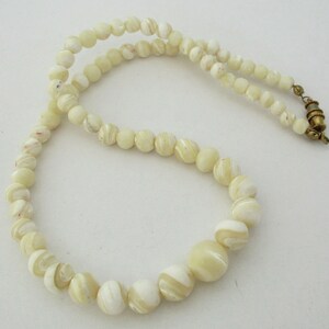 Vintage Natural Mother of Pearl MOP Bead Necklace image 6