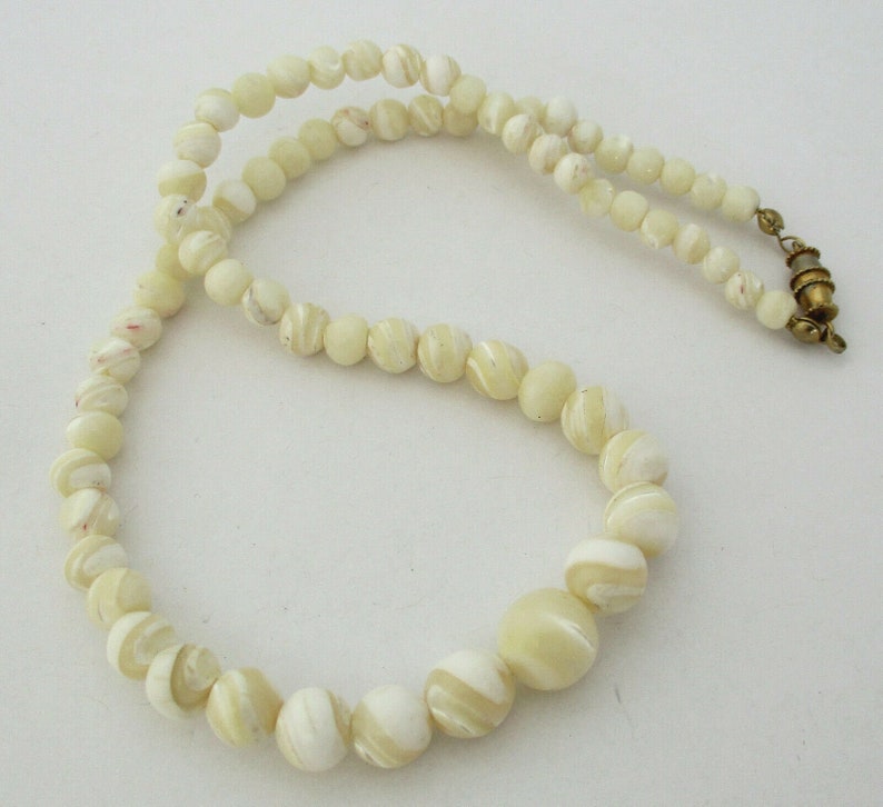 Vintage Natural Mother of Pearl MOP Bead Necklace image 6