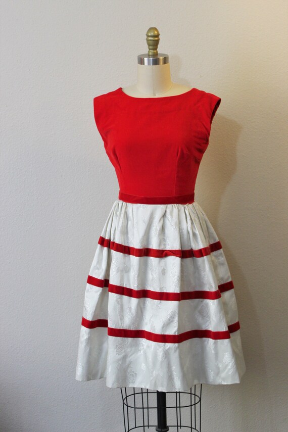 Vintage 1960s 60s Red Velvet White Damask Back Bo… - image 3