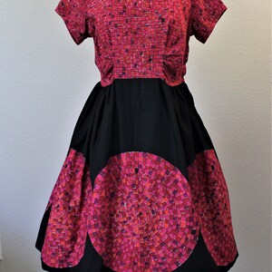 Vintage 1950s Mosaic Circle Print Novelty Cotton Day Dress pinup // Modern Size US 8 10 Med Lg image 2