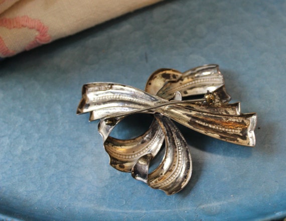 Vintage 1930s 40s Art Deco Bow Brooch Pin Marked … - image 3