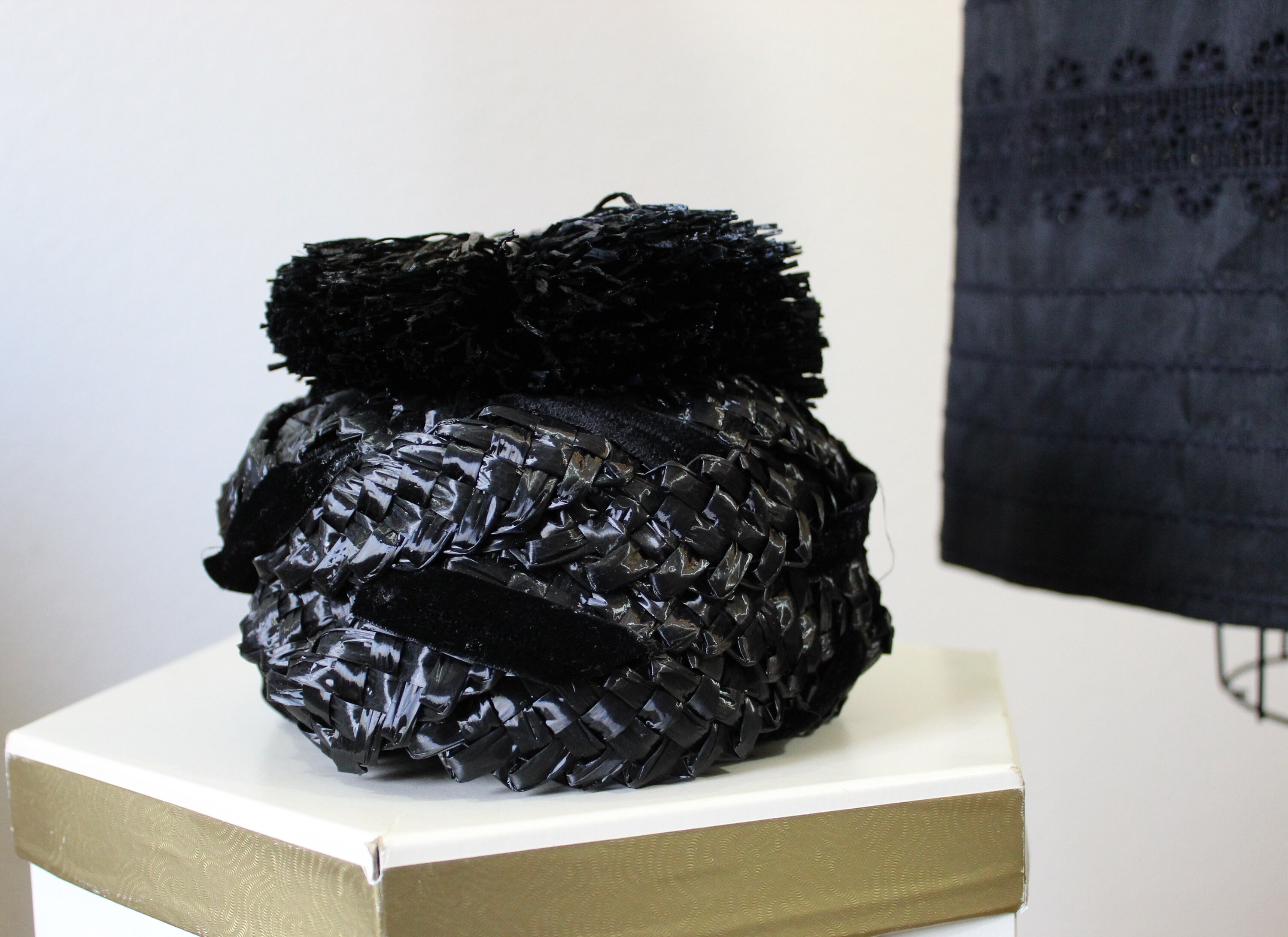 Vintage 1950s 60s Black Raffia Hat With Pom Pom Made in  display picture 2