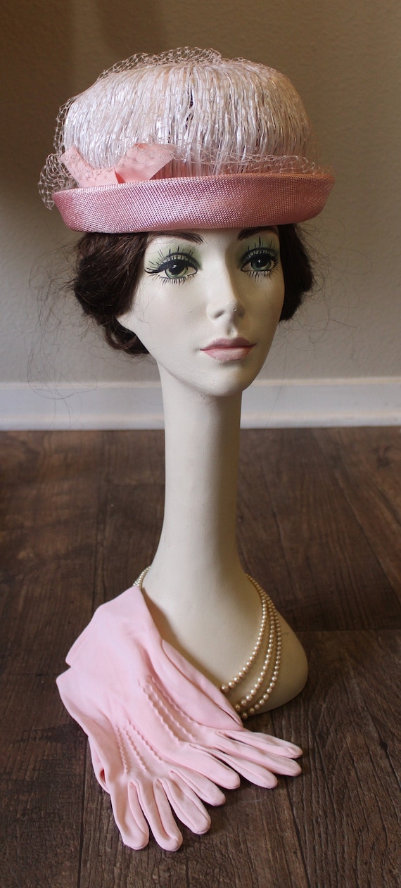 Vintage 1950s 60s Pink Raffia and Straw Hat Rolled Brim  display picture 3