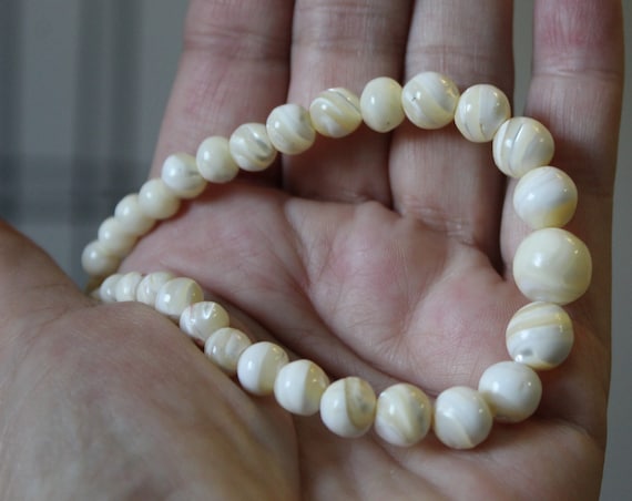 Vintage Natural Mother of Pearl MOP Bead Necklace - image 2