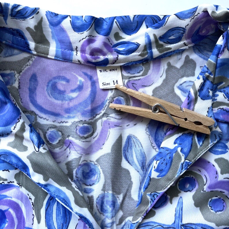 Vintage 40s 50 Abstract Floral Wiggle Dress Slinky Acetate Dress Cobalt Blue Purple Atomic // US 4 6 8 Small Medium image 9