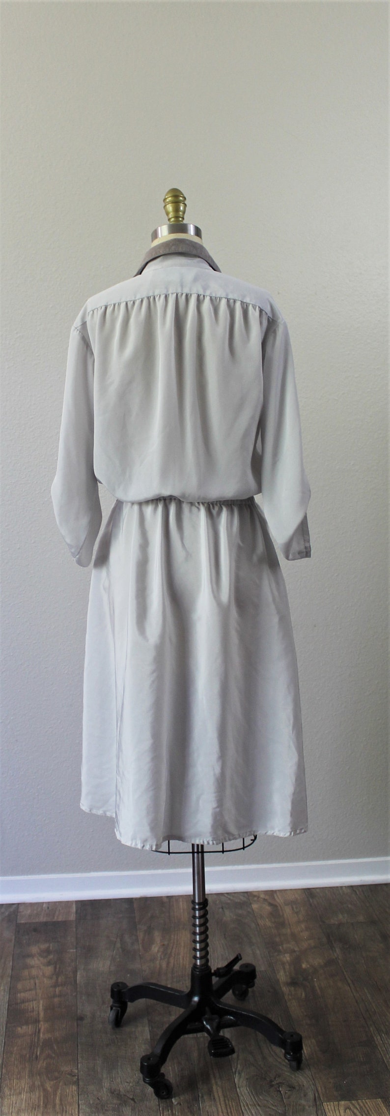 Vintage 1970s 70s Lilli Ann San Francisco Gray light slouchy rolled up button sleeve dress / modern small Medium US 4 6 8 image 10