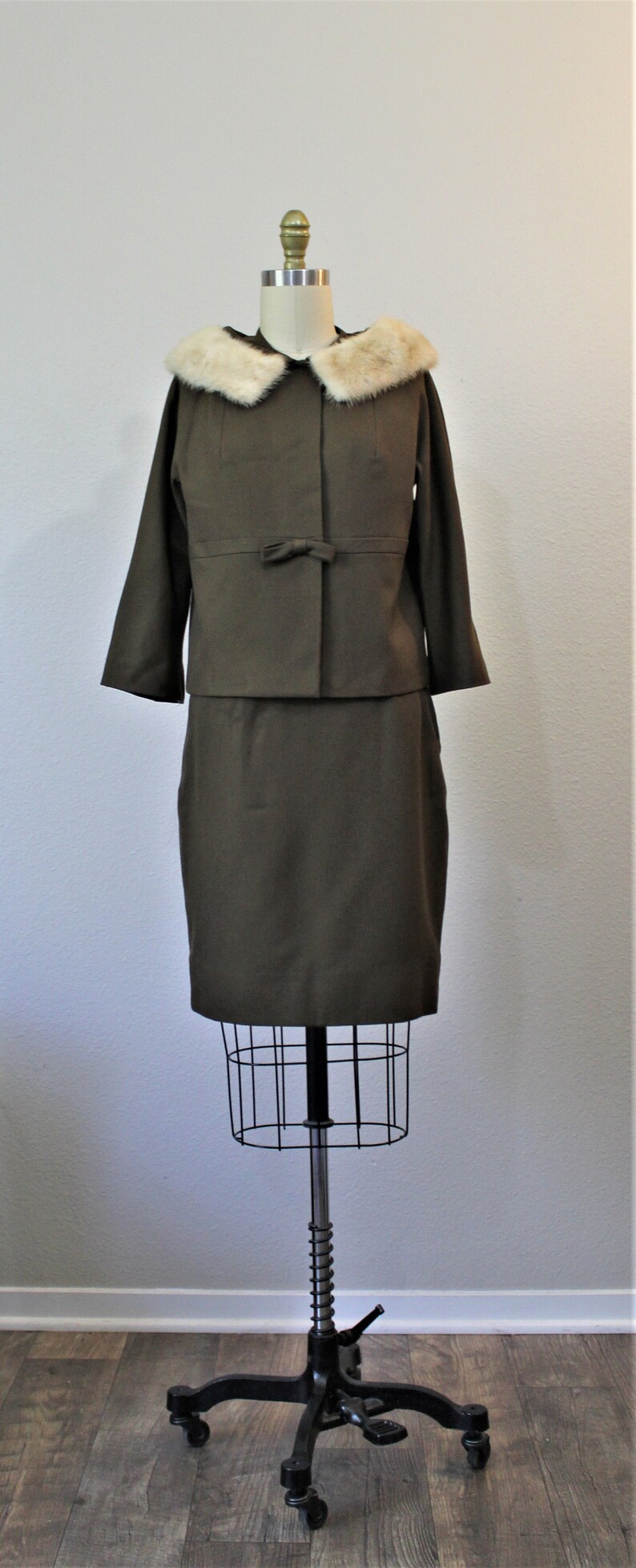 Vintage 1950s Jack Bloom Olive green mink Fur Collar Dress Suit pinup BULLOCKS of CALIFORNIA // US 0 2 4 xs s image 9