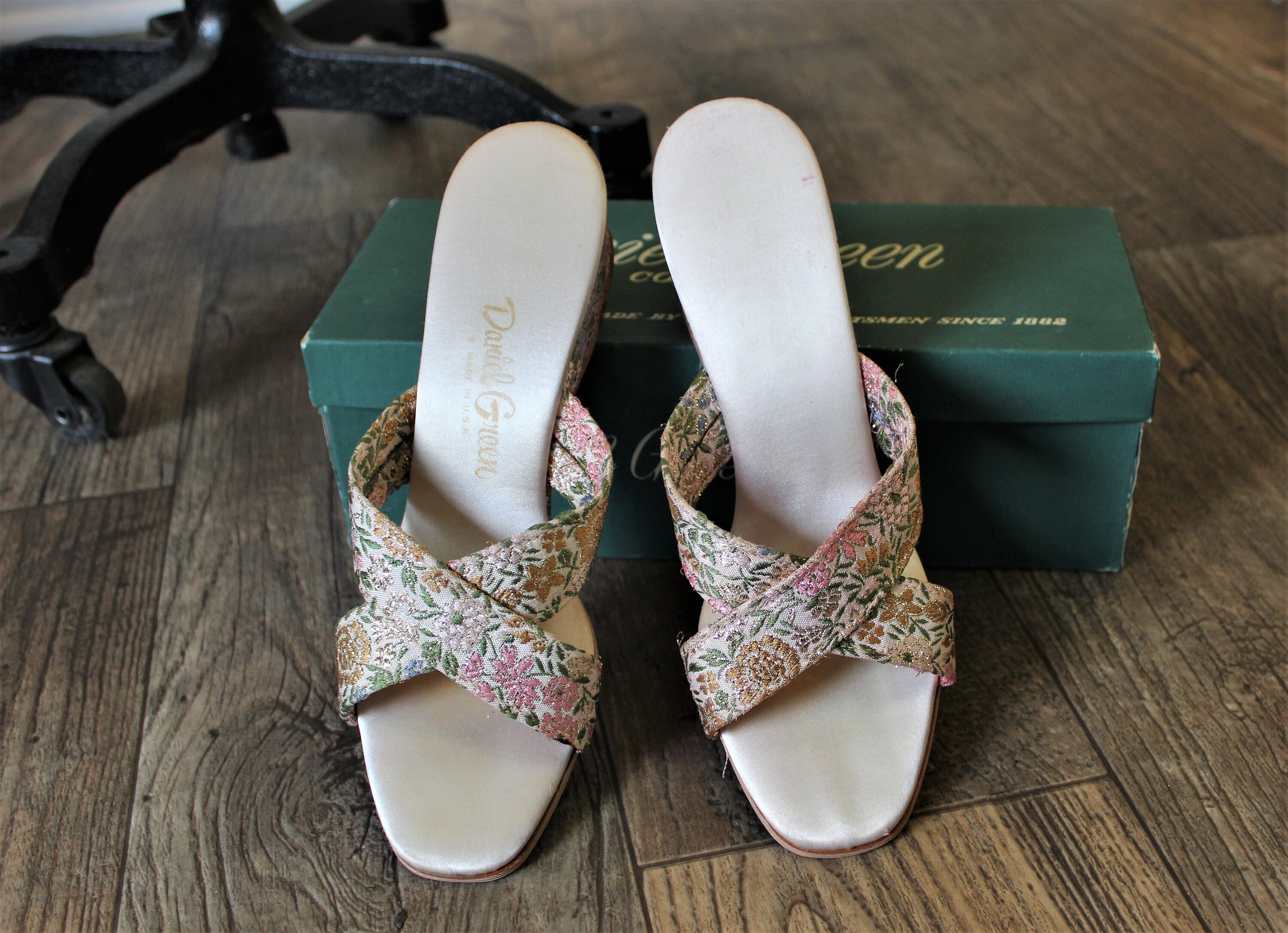 Daniel green sandals deals