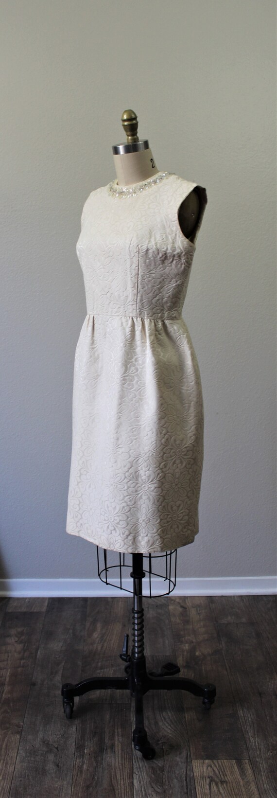 1960s JONATHAN LOGAN Dress Ivory Damask brocade D… - image 4