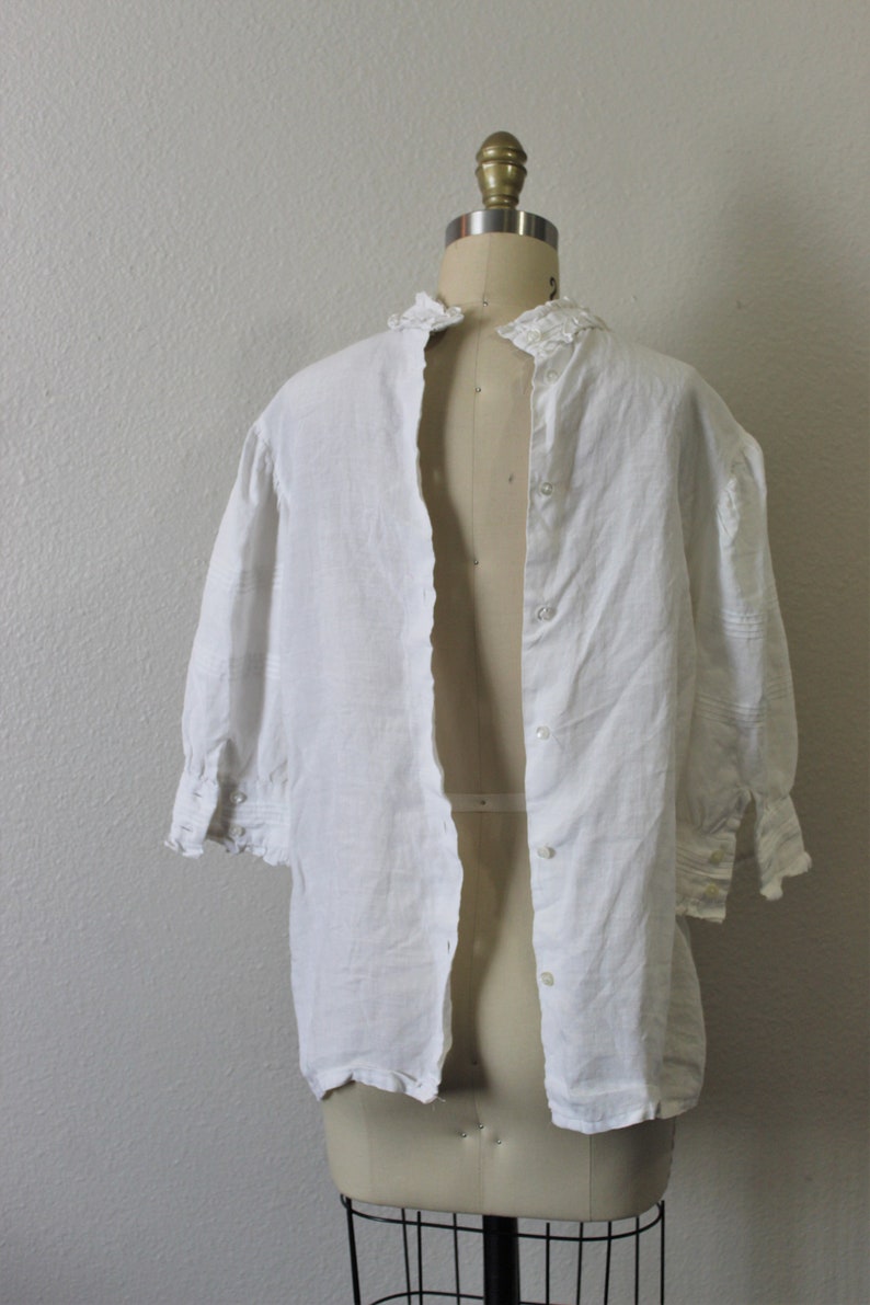 Vintage Victorian Linen Blouse / Vintage 80s White Linen Lace High Collar Button Back Blouse Victorian Style Shirt Modern 4 6 8 s med image 4