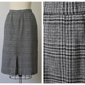 Vintage 70's 80s Black Gray Plaid wiggle Wool straight Skirt // Waist 28 to 29 inches // US 6 8 image 1