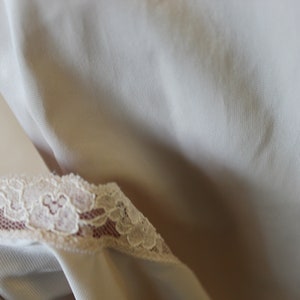Vintage 50's 60's Wilmot Lingerie Beige Nude Lace Half Dress Under Slip // xs s m image 10