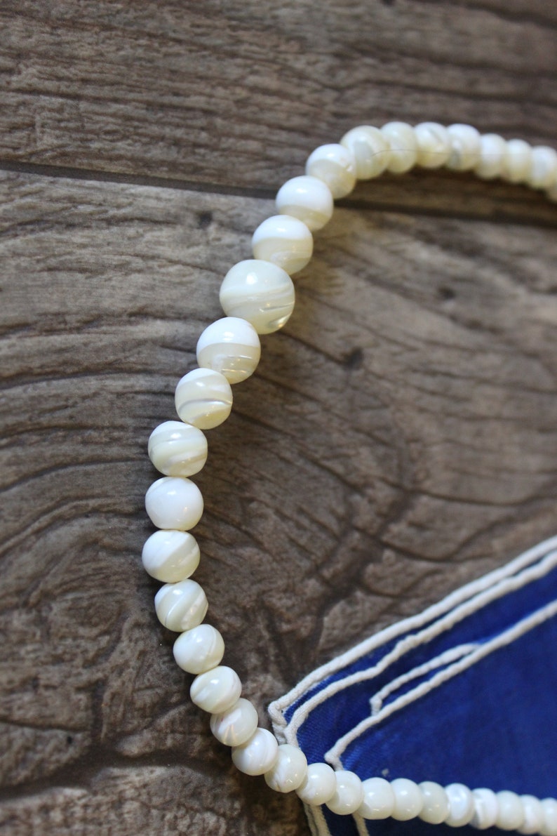 Vintage Natural Mother of Pearl MOP Bead Necklace image 4