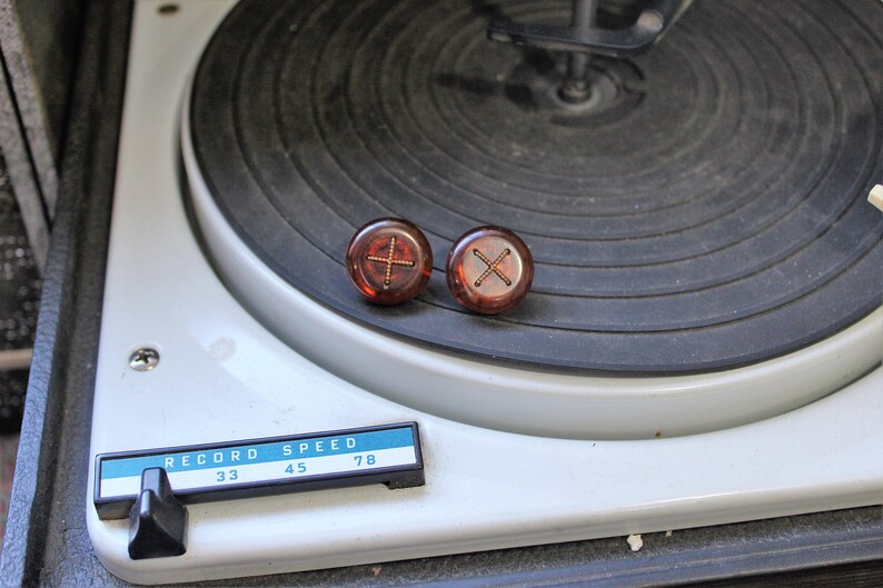 Vintage 1940s 50s Tortoise Brown Lucite brass button earrings Screw back pinup girl