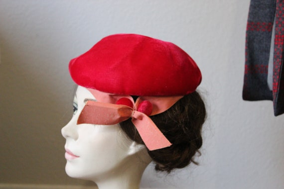 Vintage 1940s 50s Red Silk Velvet Fancy Side Butt… - image 4