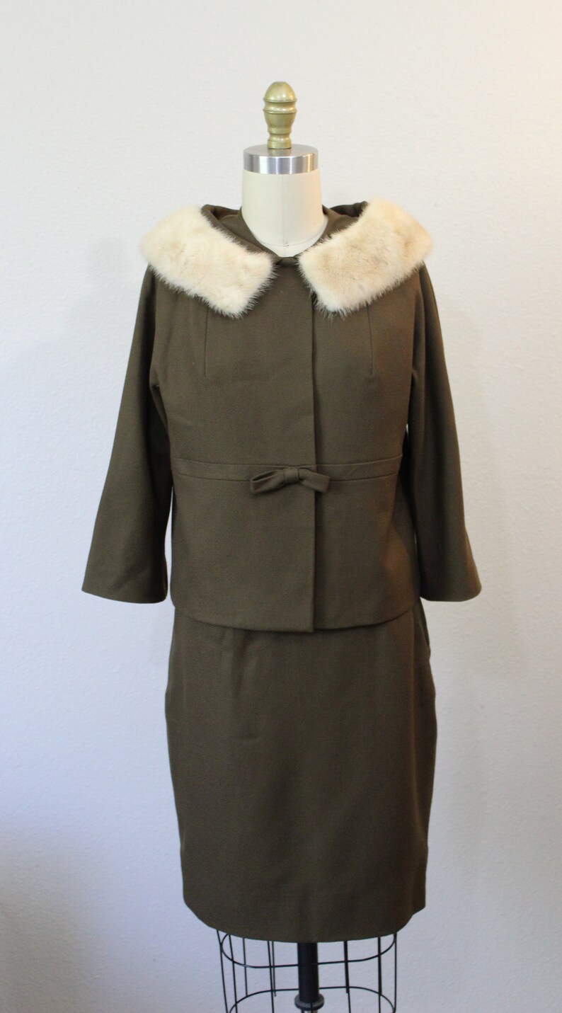 Vintage 1950s Jack Bloom Olive green mink Fur Collar Dress Suit pinup BULLOCKS of CALIFORNIA // US 0 2 4 xs s image 2